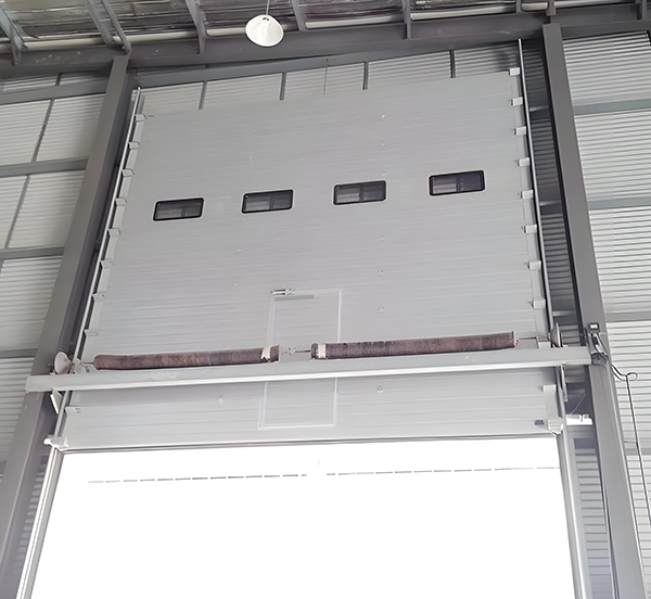 城东工业滑升门