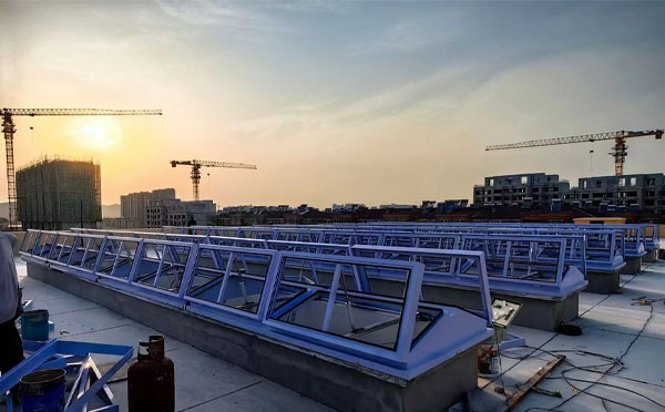 消防城东排烟窗工作原理