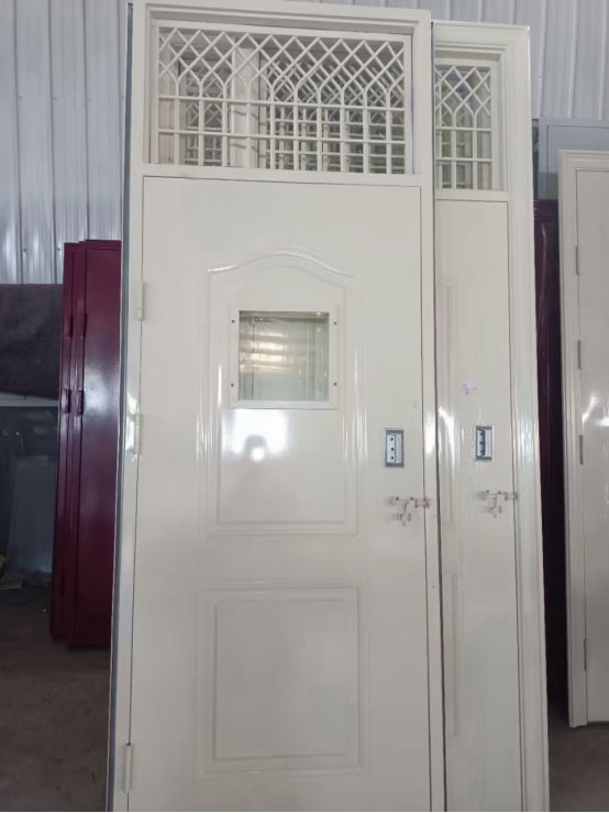 城东学校教室门