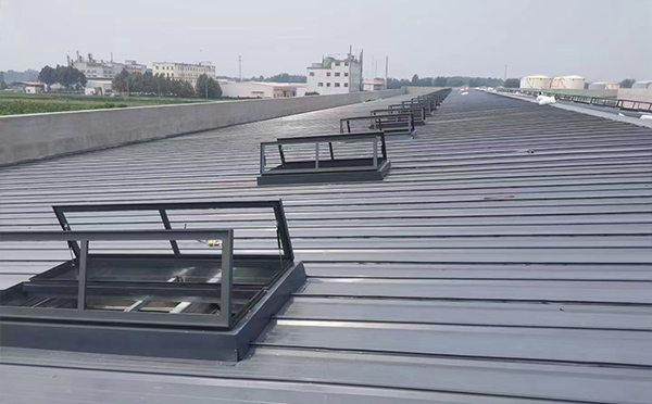 某中学室内体育馆城东排烟窗改造项目