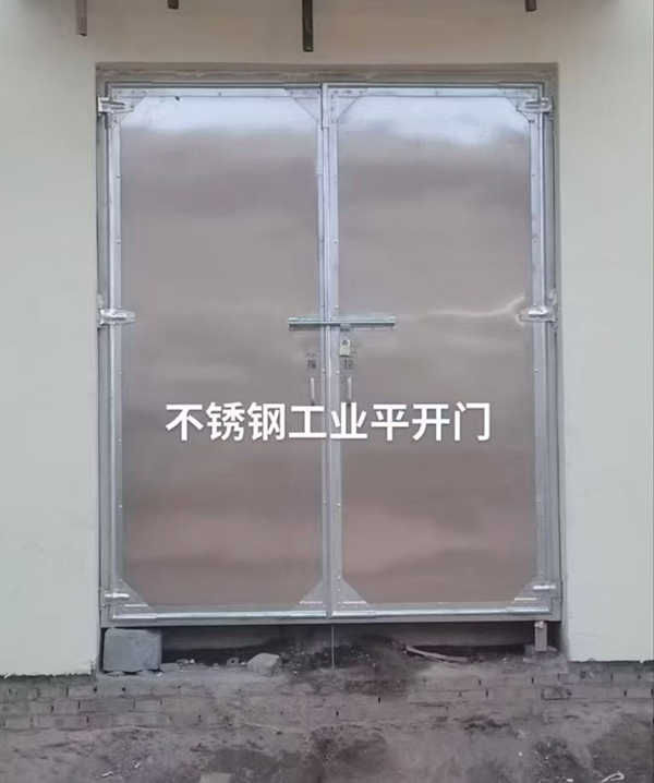 不锈钢城东工业平开门在现代工业场景中的应用实践