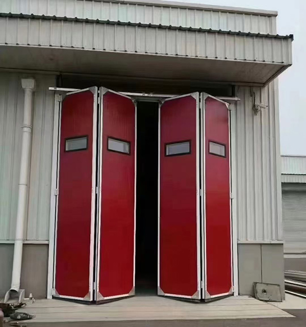 城东工业折叠门在大型装配车间出入口的应用实例