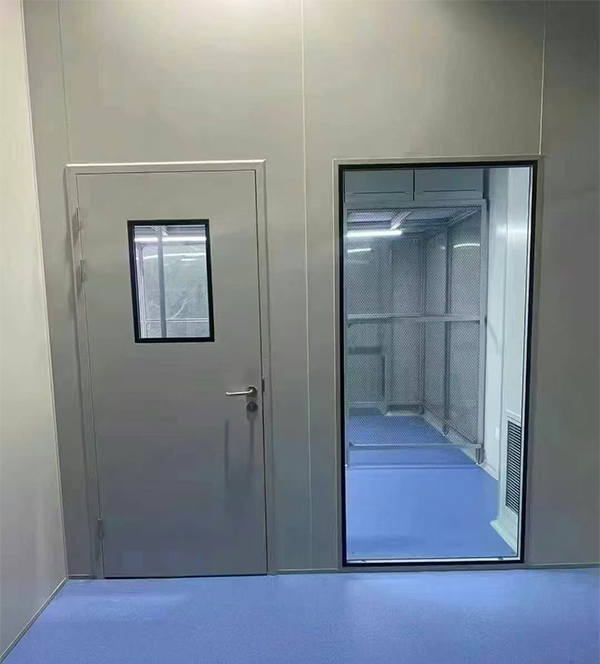 学校教学楼完成城东防火门标准化安装