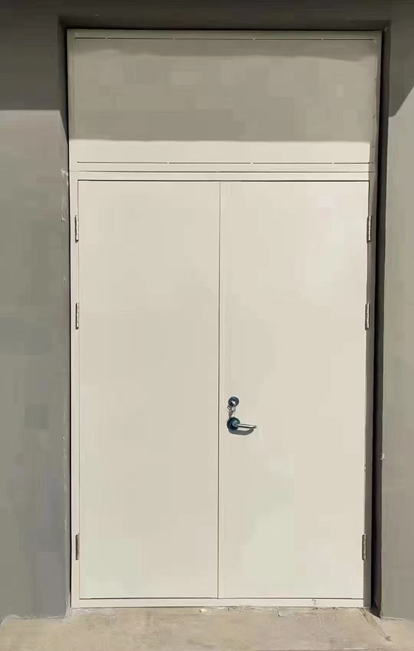 展览馆项目完成大跨度城东防火门安装